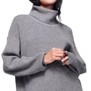 Free people gray knit tunic sweater size small